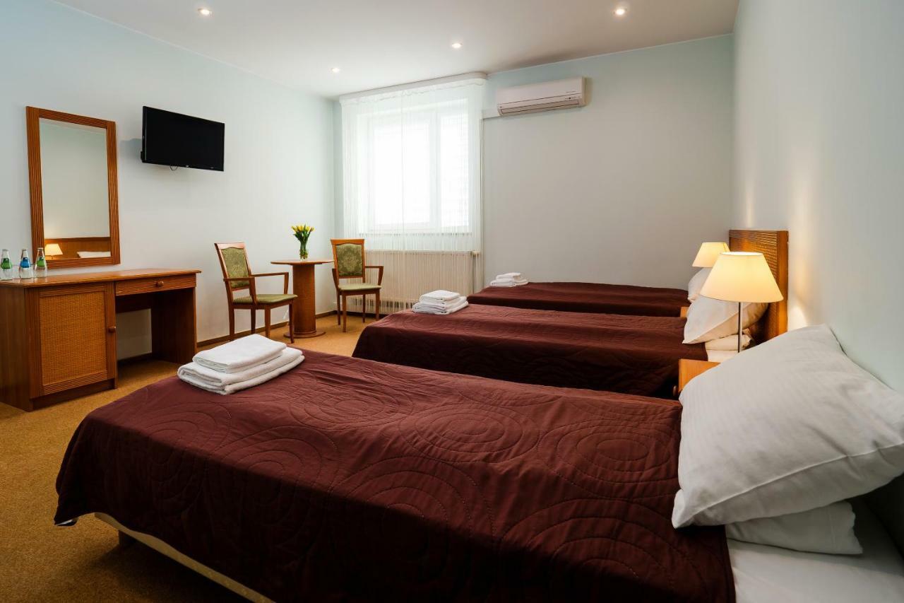 Extrans Hotel Olchowa Kültér fotó